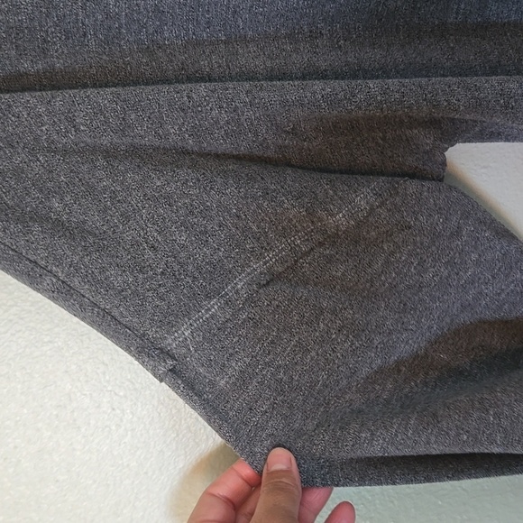 Sundry Oversized Raw Hem Gray Pullover Sweatshirt XL Size 4 - Picture 3 of 11